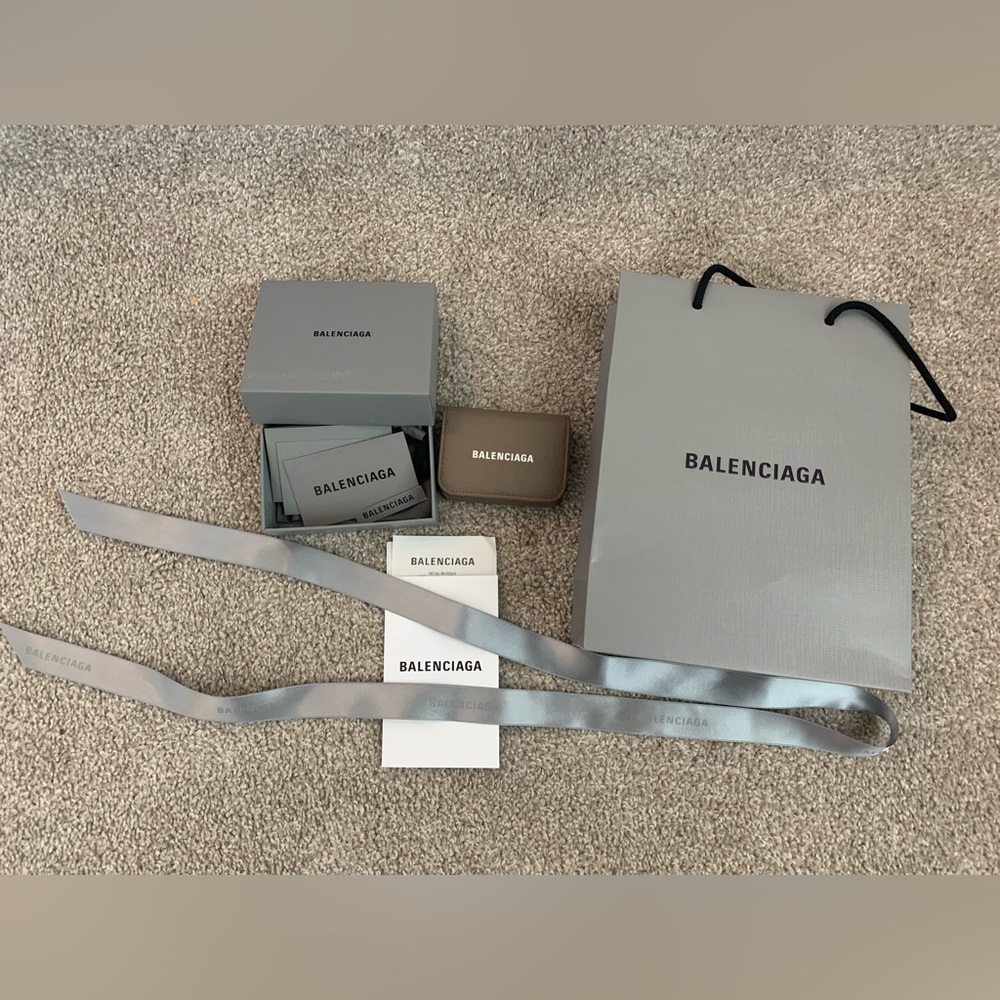 Balenciaga Mink Grey Calf Skin Wallet - Picture 11 of 12